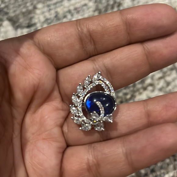 Jewelry - Blue ring saphire color ring